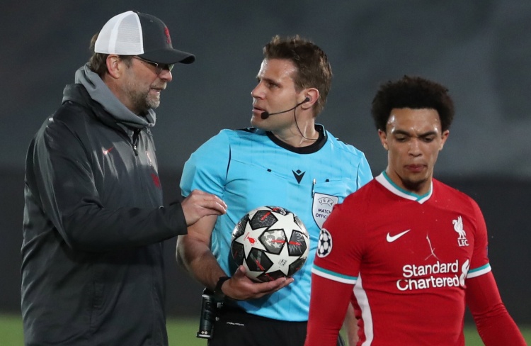 德州扑克高手如何保持冷静（德州扑克高手的冷静之道）