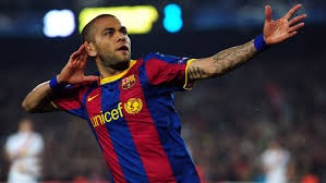 2025 赛季：MLB 官方宣布 2026 赛季将正式禁止投手在手套中使用任何防滑辅助物质